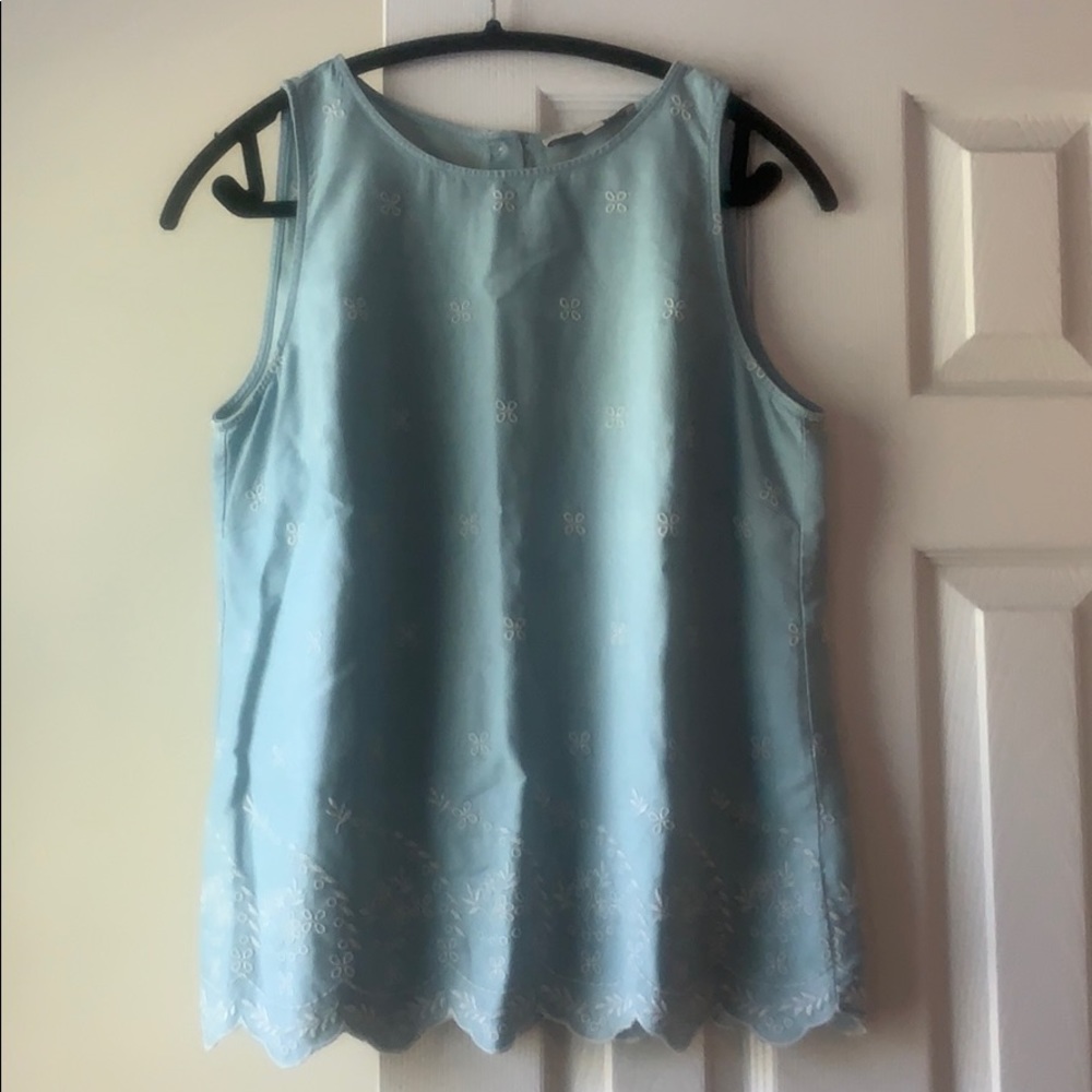 LOFT scalloped chambray eyelet tank, size S